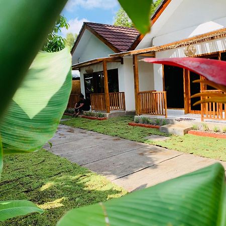 Anjani Larva Cottage - Homestay And Eatery Сенару Екстериор снимка